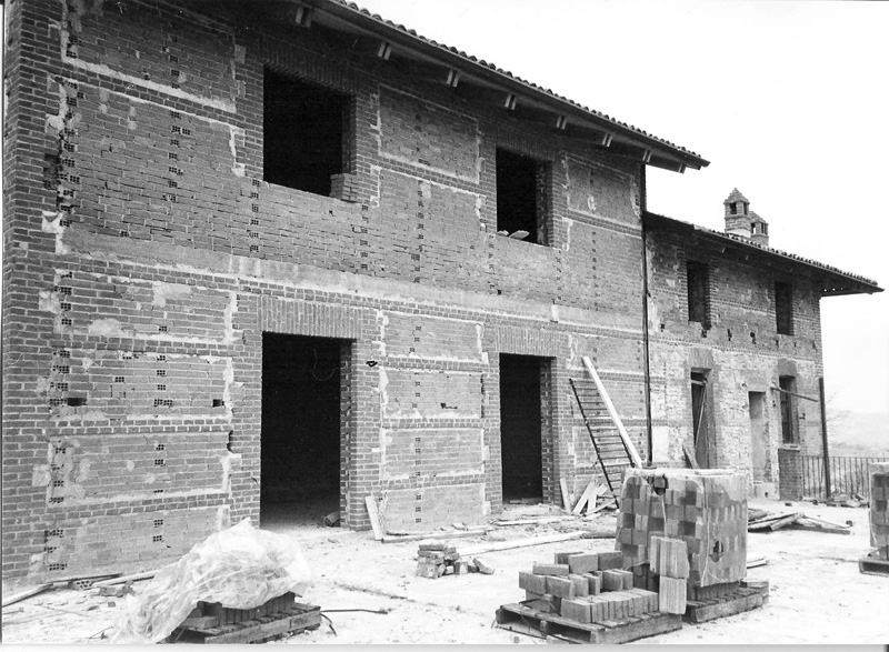 1981-Casa-e-azienda-vinicola-Cochis-4